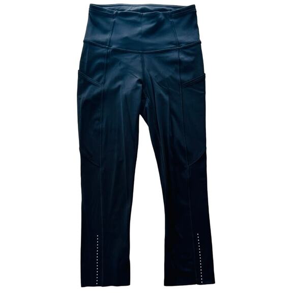 Lululemon Fast & Free Crop II *Nulux 19" Black Size 2 Reflective Run Gym Workout - Picture 2 of 6